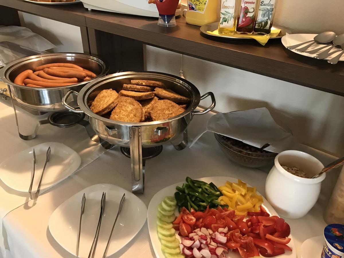 Bed & Breakfast Hotel Perla Nové Mesto nad Váhom Eksteriør billede