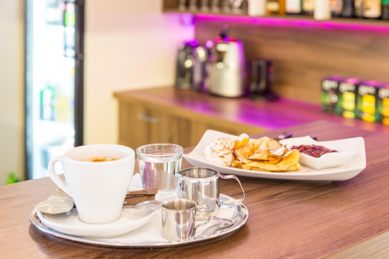 Bed & Breakfast Hotel Perla Nové Mesto nad Váhom Eksteriør billede
